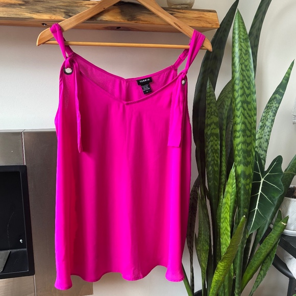 Torrid Hot Pink Georgette O-Ring Cami Top - Picture 4 of 6